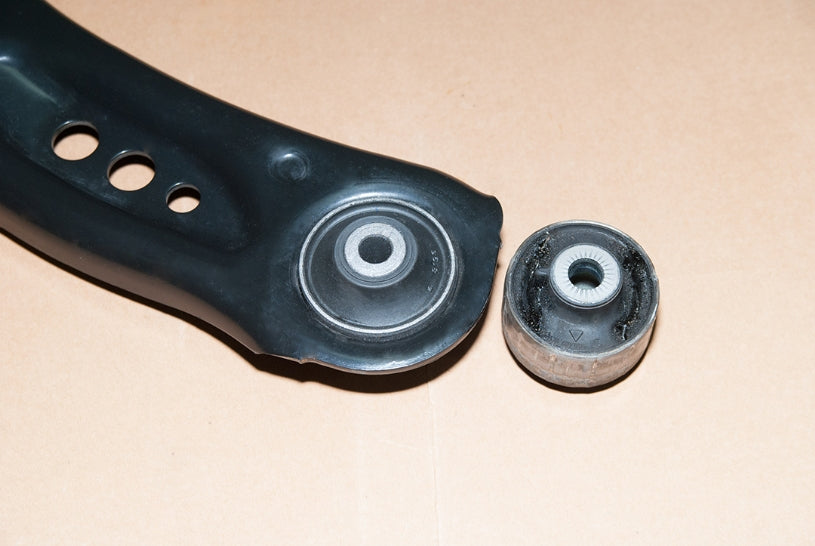 7824 Front Lower Arm Rear Bushing (Harden Rubber) -Audi MK3/4 Q2/3-VW Mk7/8,B8,A11,3H,Touran 2nd-Skoda Mk3,B8,A2,A1
