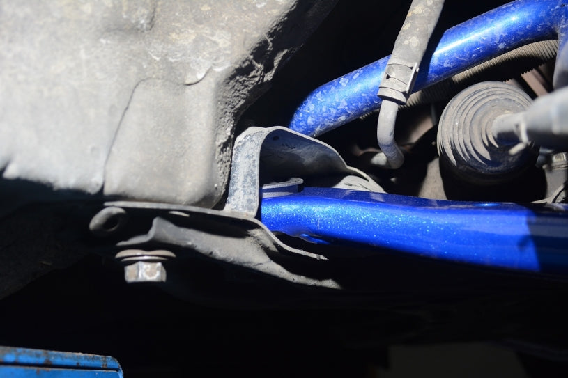 ALTIS'01 FRONT LOWER CONTROL ARM
(HARDEN RUBBER) 2PCS/SET