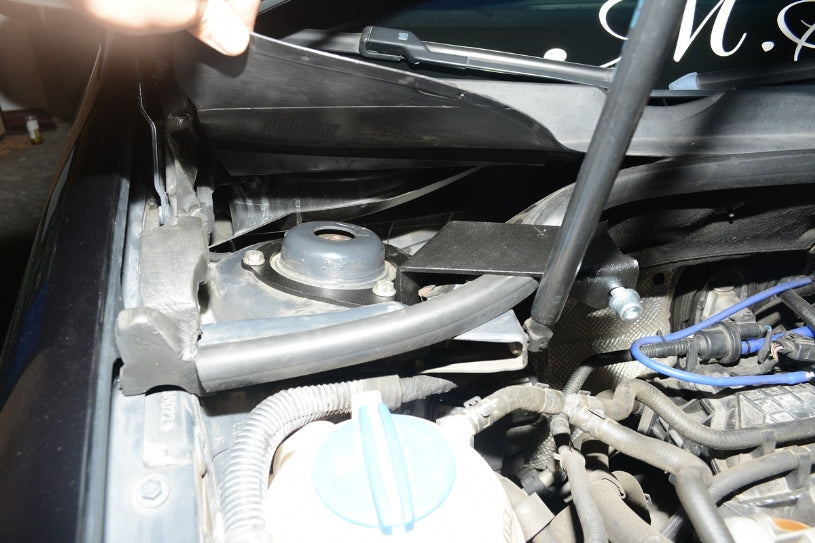 8925 | VW GOLF MK6 '08-13 FRONT STRUT BAR - 1PC/SET