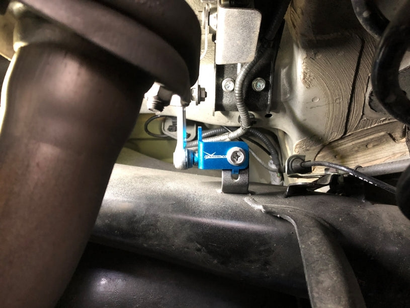 Q0060 | SUZUKI VITARA '16- FRONT HEADLIGHT LEVELING BRACKET - 1PCS/SET