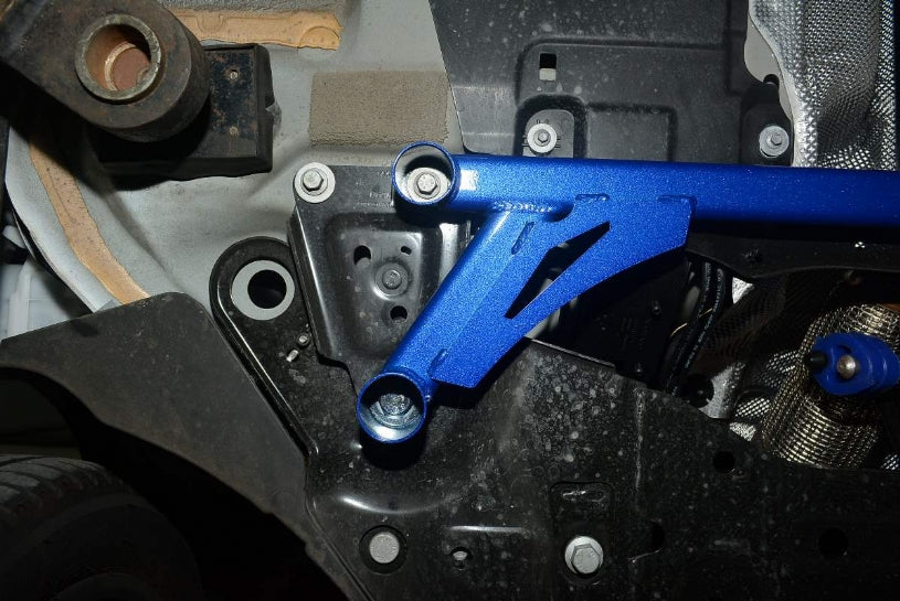 Q0224 | VOLVO XC60 '18-/XC90 '15- FRONT LOWER BRACE - 1PCS/SET