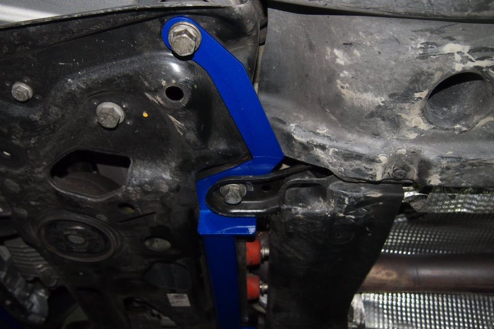 Q0054 | SKODA SUPERB 16- MIDDLE LOWER BRACE -1PC/SET